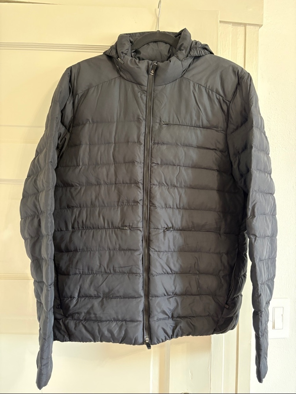 Figs Men's Black Puffer Jacket with Hood size large